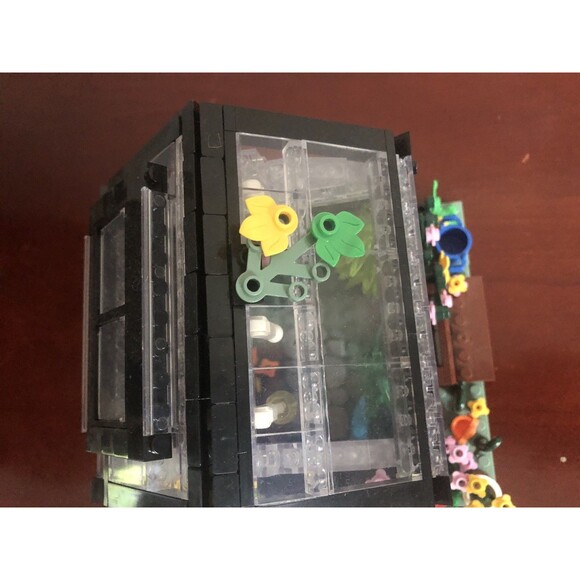 Dream Cottage Flower Shop FC8501 Building Preassembled Selling As Parts Only - Picture 4 of 7